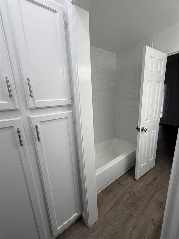 6760 Eastridge Drive, #106, Dallas, TX 75231 6760 Eastridge Drive, #106, Dallas, TX 75231