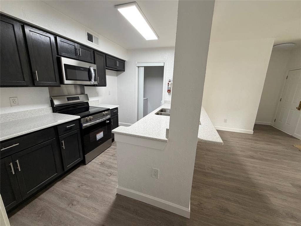 6760 Eastridge Drive, #106, Dallas, TX 75231 6760 Eastridge Drive, #106, Dallas, TX 75231
