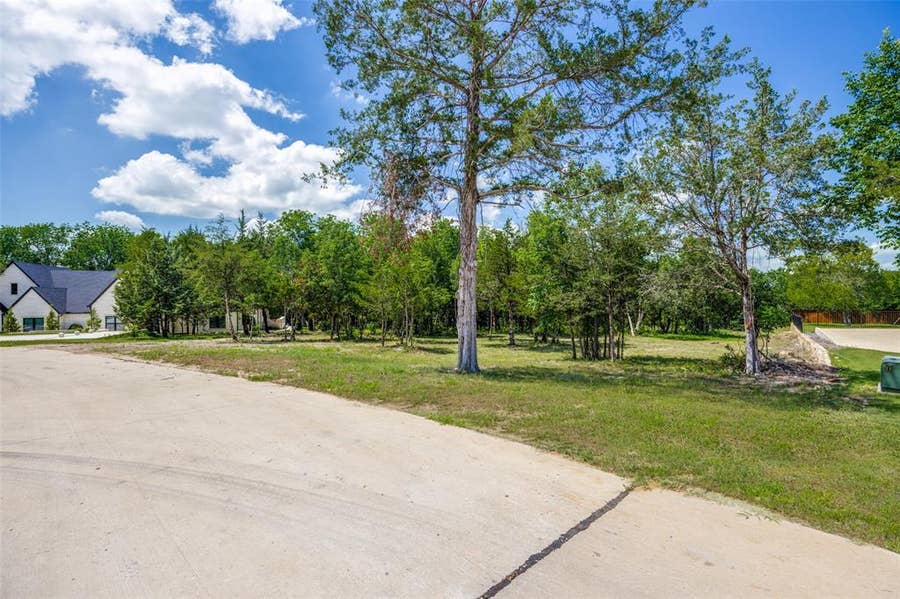 Property photo for 507 Charlie Joseph Drive, Van Alstyne, TX