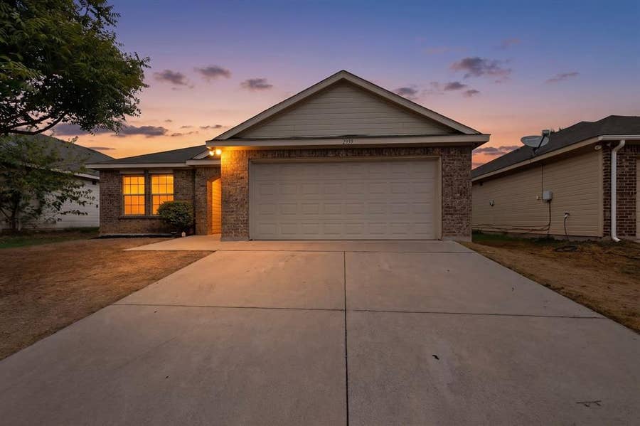 Property photo for 2939 Saint Bernard Drive, Dallas, TX