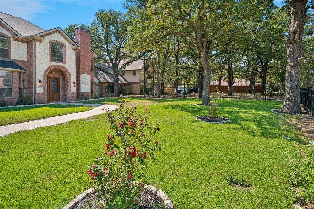 3848 W Pioneer Drive, Irving, TX 75061