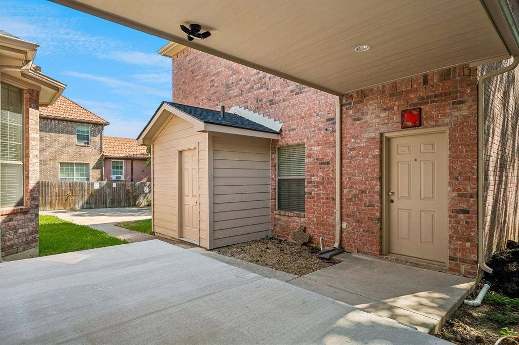 3848 W Pioneer Drive, Irving, TX 75061