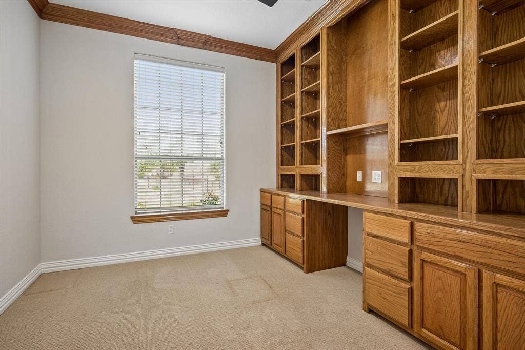 3848 W Pioneer Drive, Irving, TX 75061
