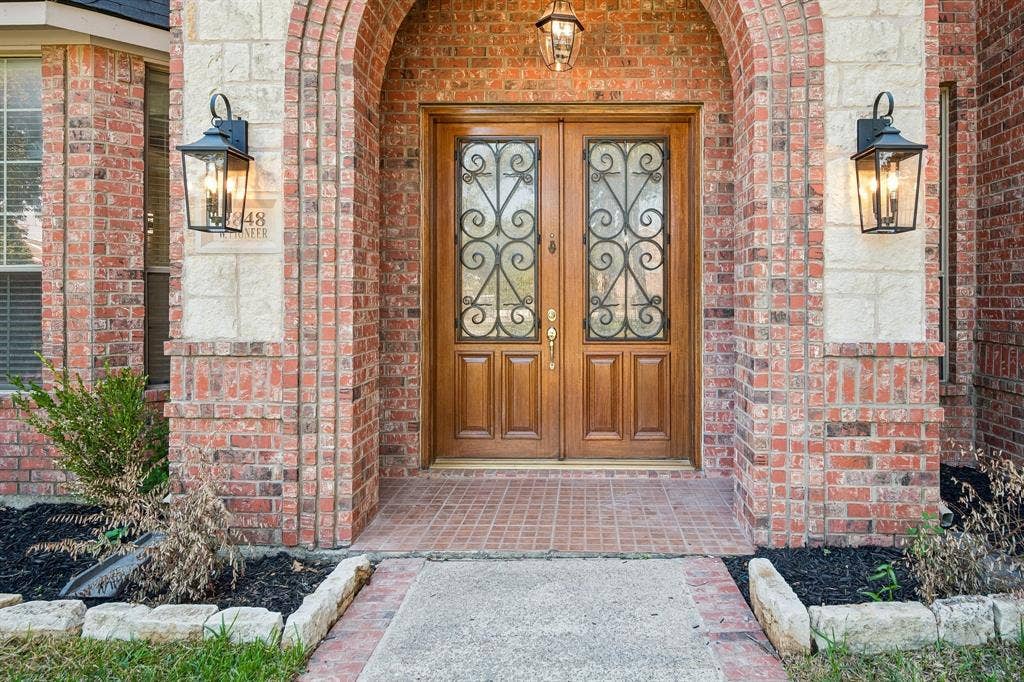 3848 W Pioneer Drive, Irving, TX 75061