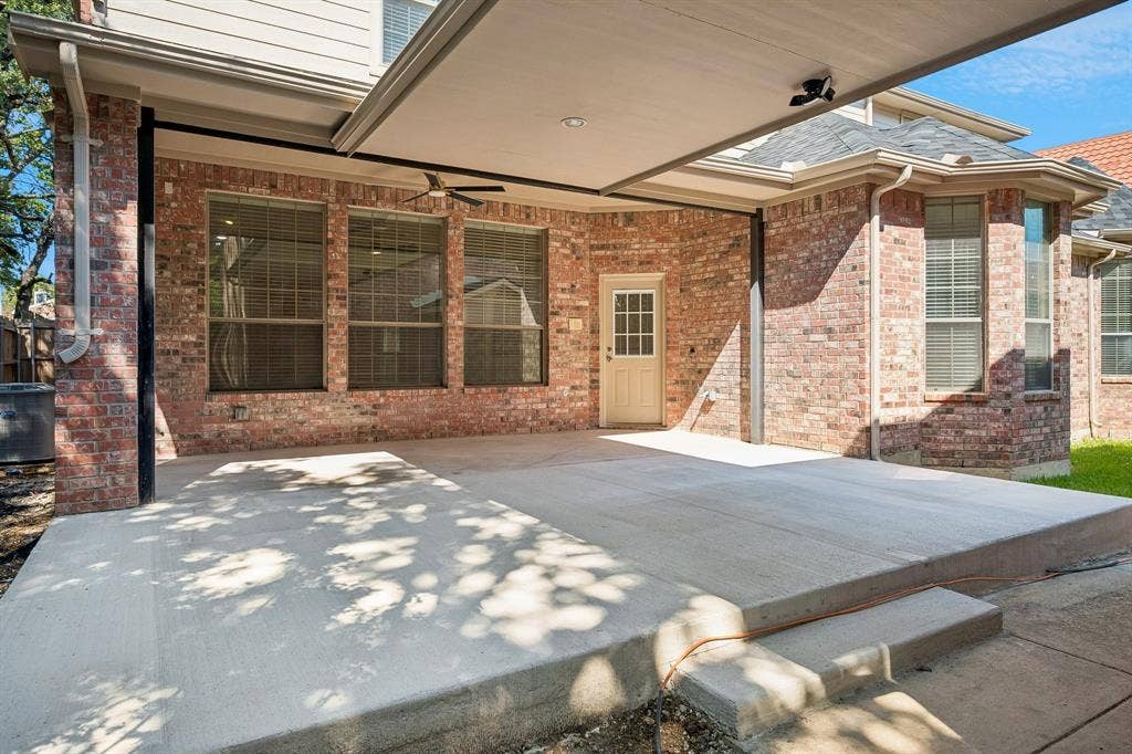 3848 W Pioneer Drive, Irving, TX 75061
