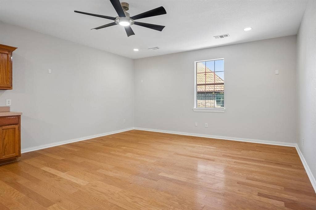 3848 W Pioneer Drive, Irving, TX 75061