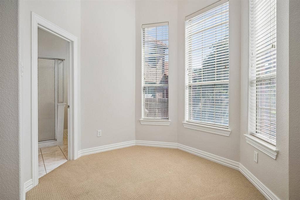 3848 W Pioneer Drive, Irving, TX 75061
