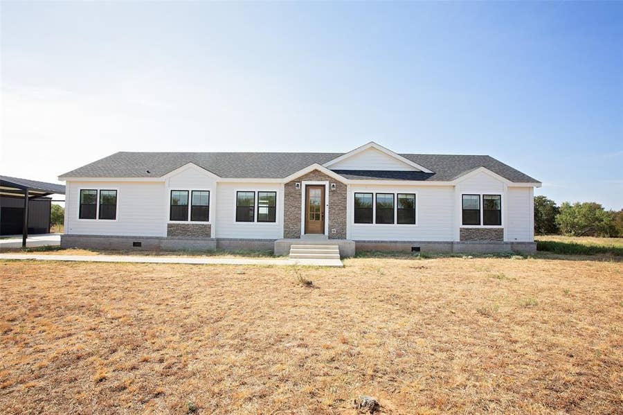 Property photo for 3090 State Highway 16 N, Graham, TX