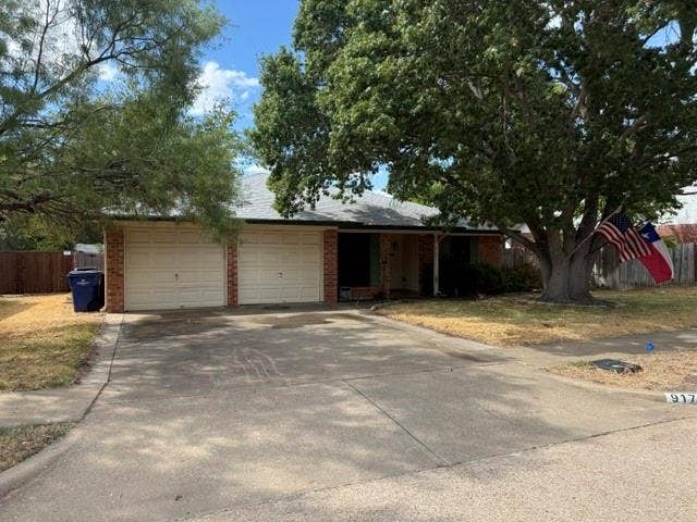 917 Park Place Boulevard, Midlothian, TX 76065