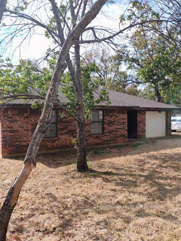 Property photo for 909 Live Oak Street, Lake Bridgeport, TX