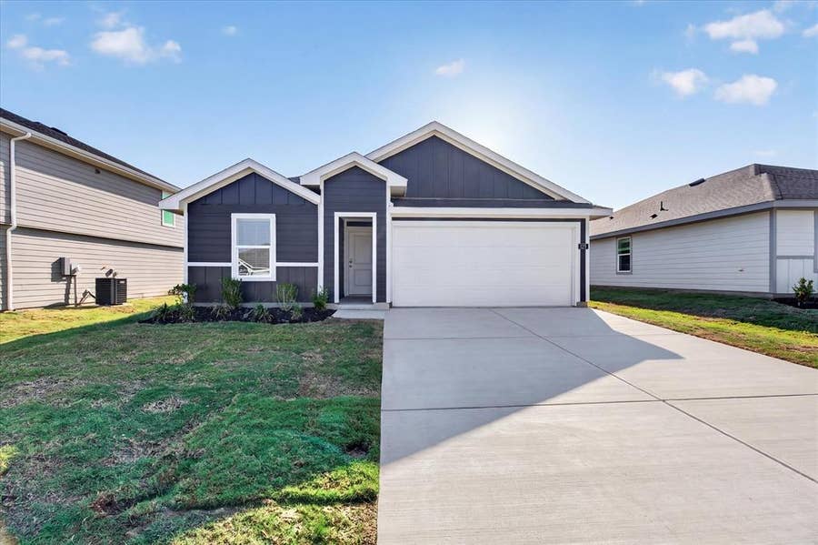 Property photo for 129 Mach Way, Mineral Wells, TX