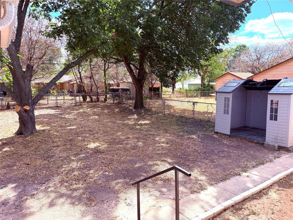 330 W Orange Street, Duncanville, TX 75116 330 W Orange Street, Duncanville, TX 75116