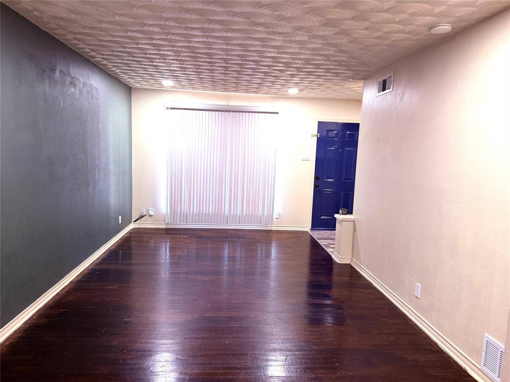 330 W Orange Street, Duncanville, TX 75116 330 W Orange Street, Duncanville, TX 75116