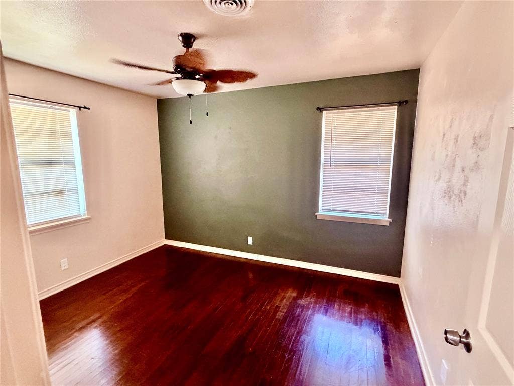 330 W Orange Street, Duncanville, TX 75116 330 W Orange Street, Duncanville, TX 75116