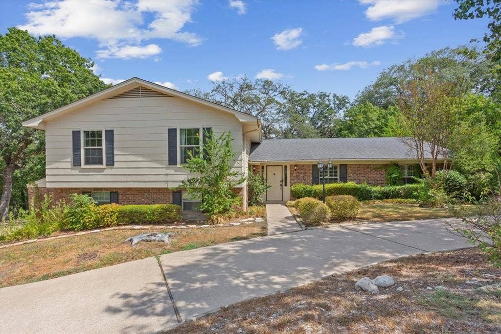 435 ELMWOOD Road, Woodway, TX 76712 435 ELMWOOD Road, Woodway, TX 76712