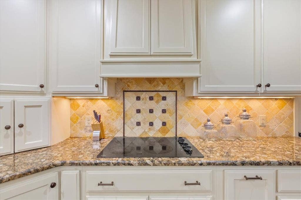 435 ELMWOOD Road, Woodway, TX 76712 435 ELMWOOD Road, Woodway, TX 76712