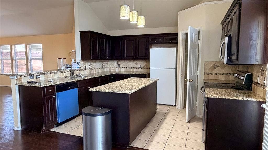 2013 Kingsbrook Trail, Fort Worth, TX 76120 2013 Kingsbrook Trail, Fort Worth, TX 76120