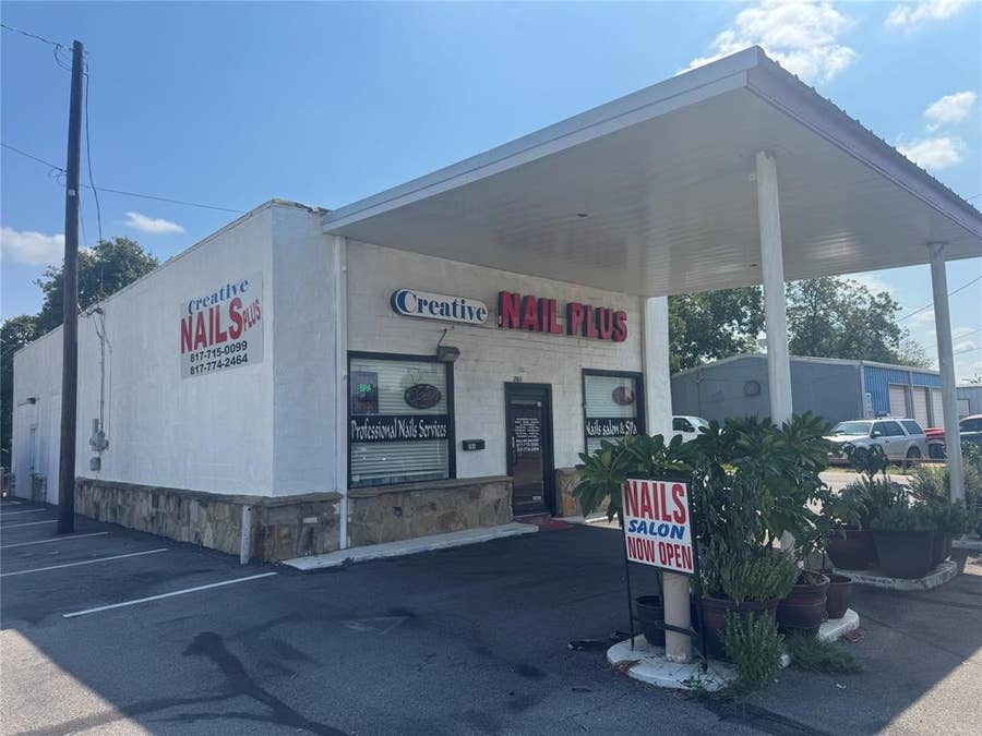 Property photo for 701 S Main Street, Cleburne, TX