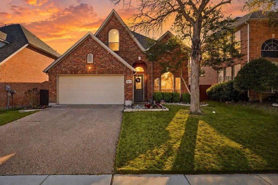 Property photo for 2917 Waterford Drive, Irving, TX