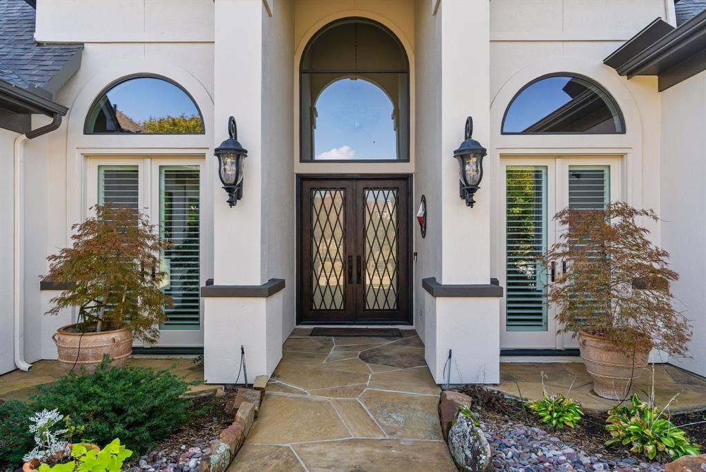 1120 Twin Oaks Drive, Prosper, TX 75078 Elevated Interior. Exceptional Outdoors. Prime Address = Perfection in Prosper! Make Your Move Today & Welcome Home!