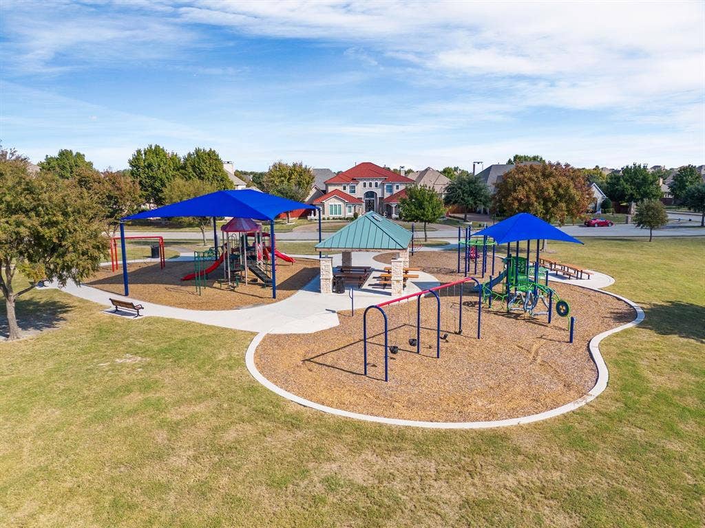 1120 Twin Oaks Drive, Prosper, TX 75078 One of 3 playgrounds, this one is located just down the street from Twin Oaks.