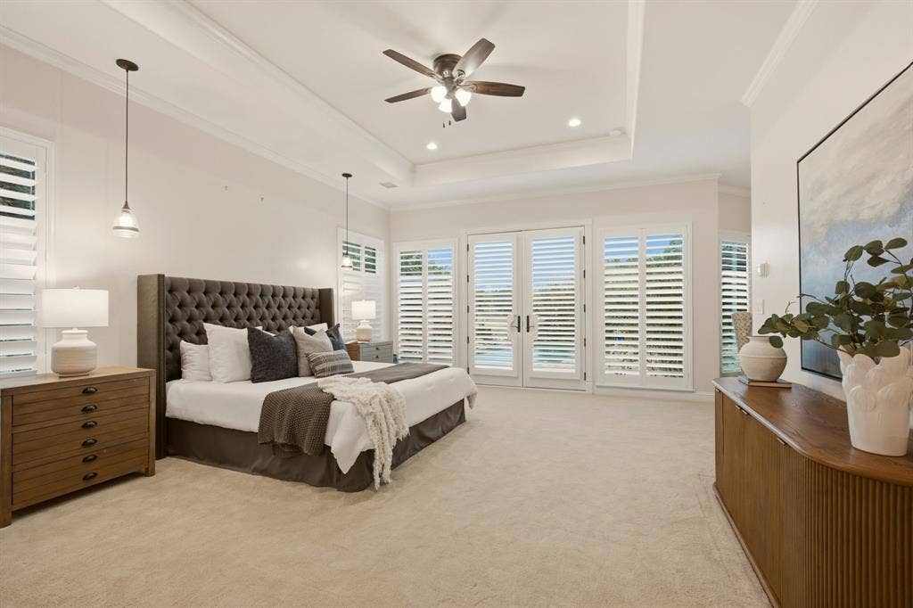 1120 Twin Oaks Drive, Prosper, TX 75078 The primary bedroom's spacious dimensions encompass an adjacent sitting area.