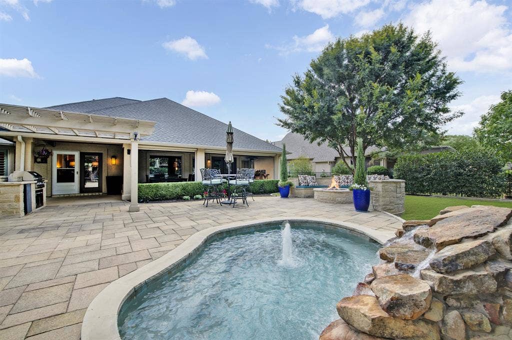 9608 Grandview Drive, Denton, TX 76207