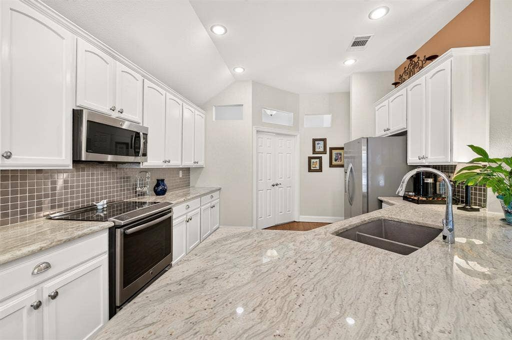 9608 Grandview Drive, Denton, TX 76207