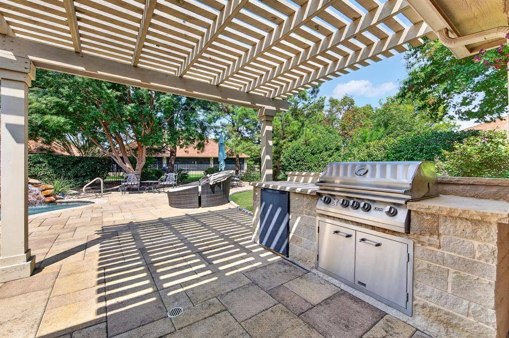 9608 Grandview Drive, Denton, TX 76207