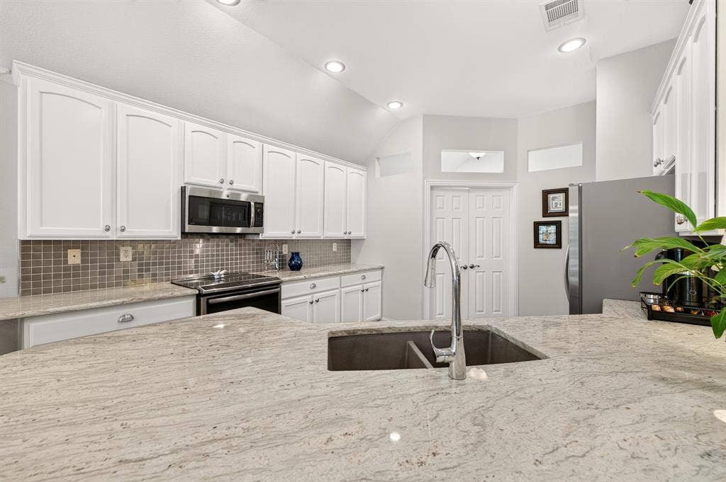 9608 Grandview Drive, Denton, TX 76207