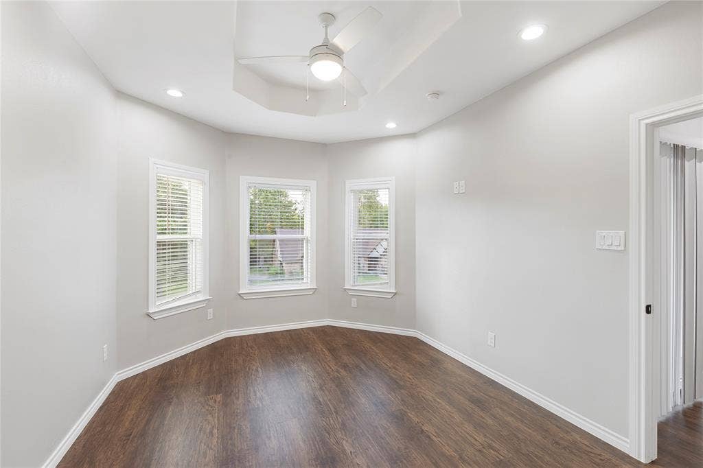 702 Linkcrest Drive, Duncanville, TX 75137 Recessed lighting, wood-finish flooring, and a ceiling fan with light fixture