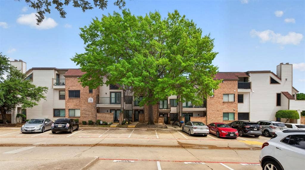 2301 Balsam Drive, #M210, Arlington, TX 76006 2301 Balsam Drive, #M210, Arlington, TX 76006
