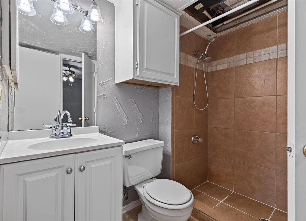 2301 Balsam Drive, #M210, Arlington, TX 76006 2301 Balsam Drive, #M210, Arlington, TX 76006
