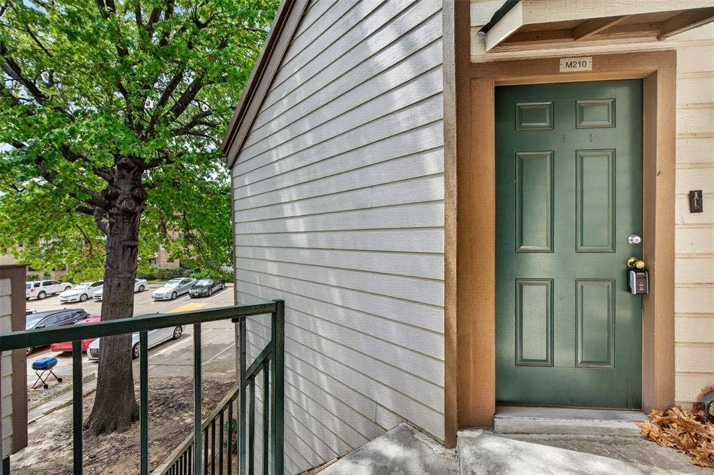 2301 Balsam Drive, #M210, Arlington, TX 76006 2301 Balsam Drive, #M210, Arlington, TX 76006