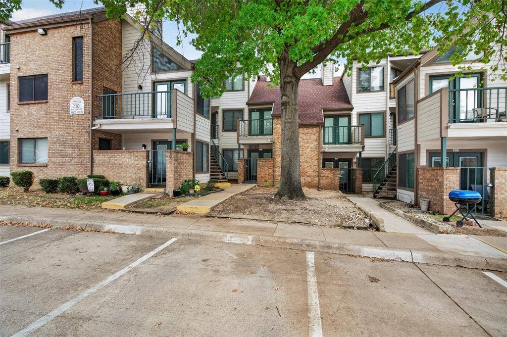 2301 Balsam Drive, #M210, Arlington, TX 76006 2301 Balsam Drive, #M210, Arlington, TX 76006