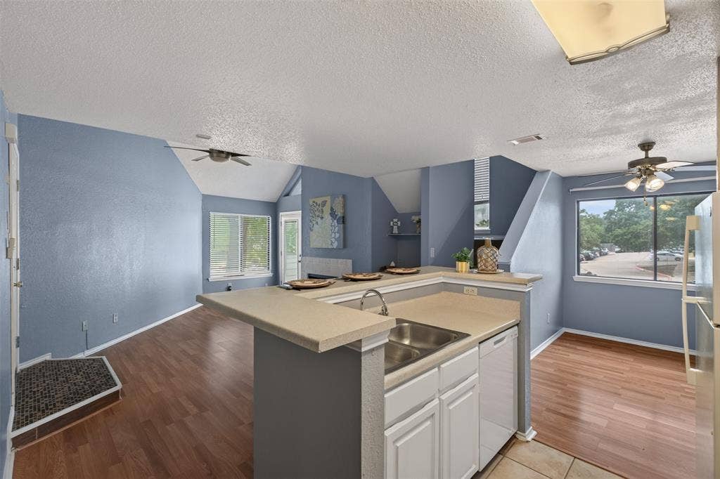 2301 Balsam Drive, #M210, Arlington, TX 76006 2301 Balsam Drive, #M210, Arlington, TX 76006