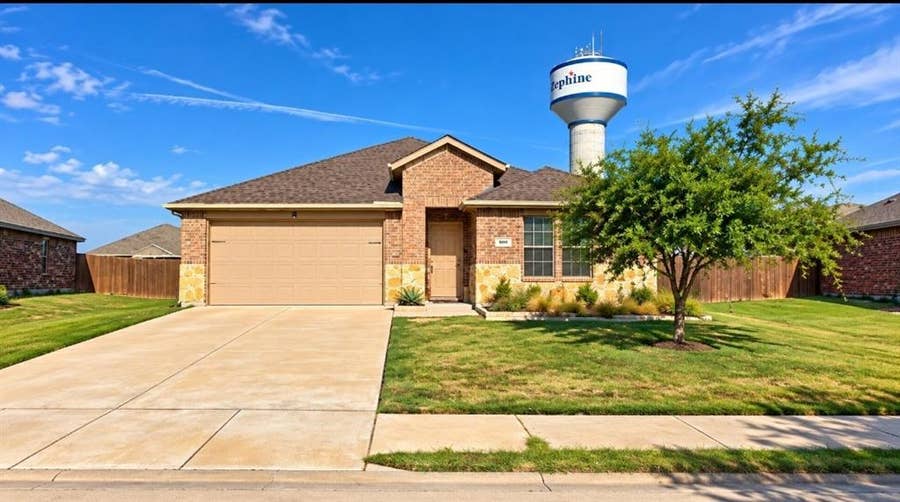 Property photo for 806 Community Way, Royse City, TX