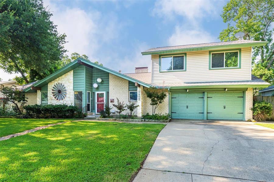 Property photo for 1608 Freeman Court, Arlington, TX