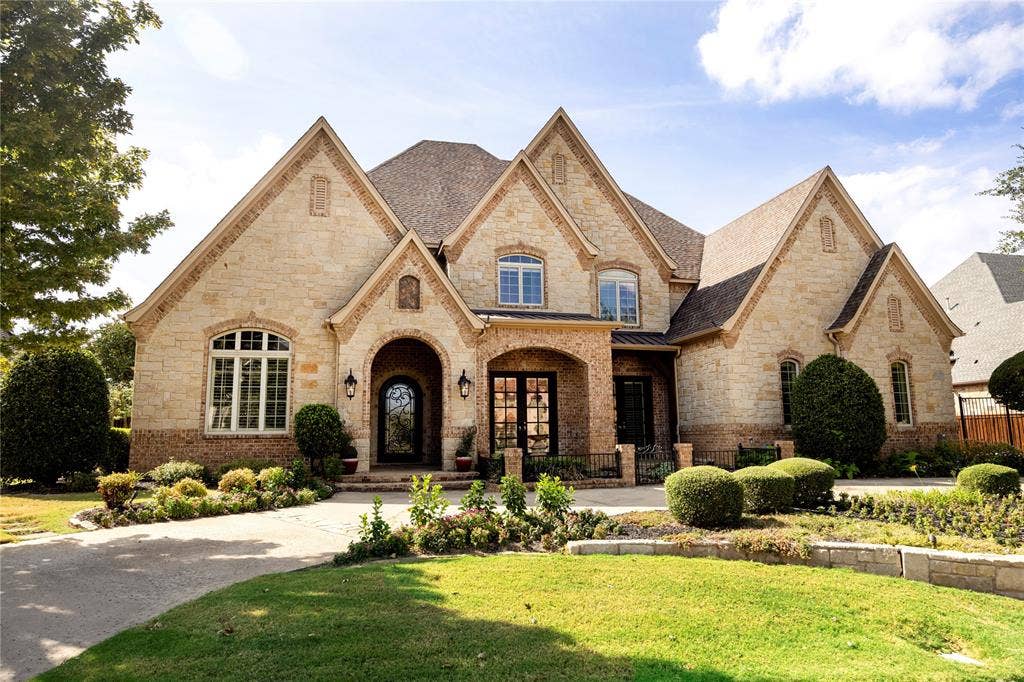 Welcome to 2109 Miracle Point in Southlake