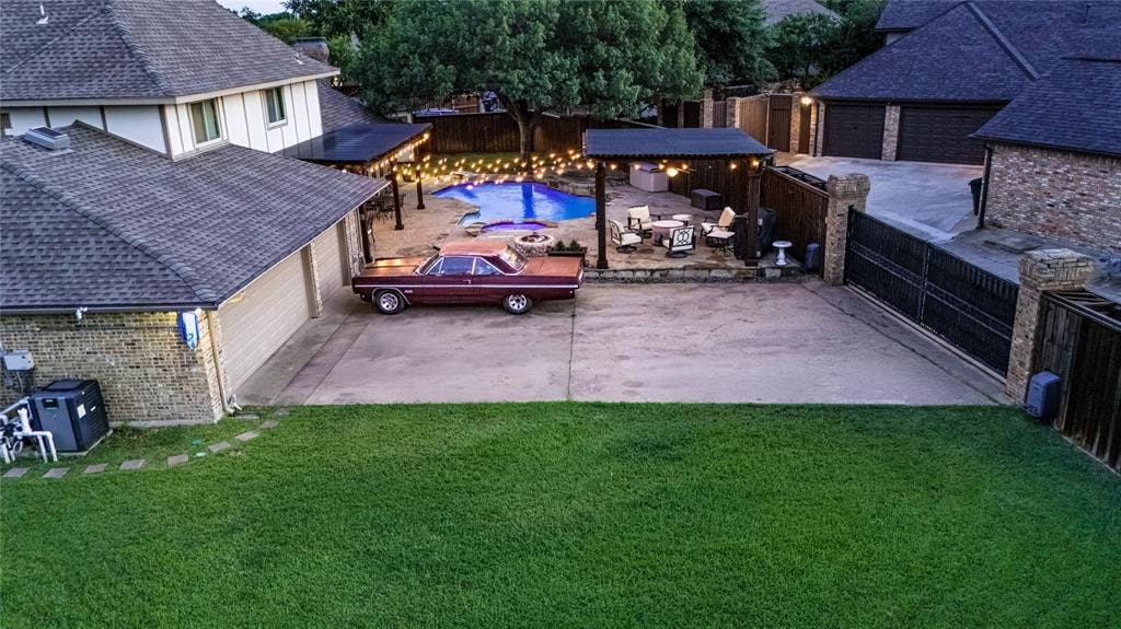 4009 Wilshire Court, Plano, TX 75023 Gated, large grass area