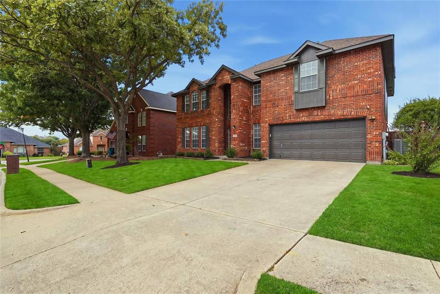 Property photo for 904 Yukon Drive, Lewisville, TX