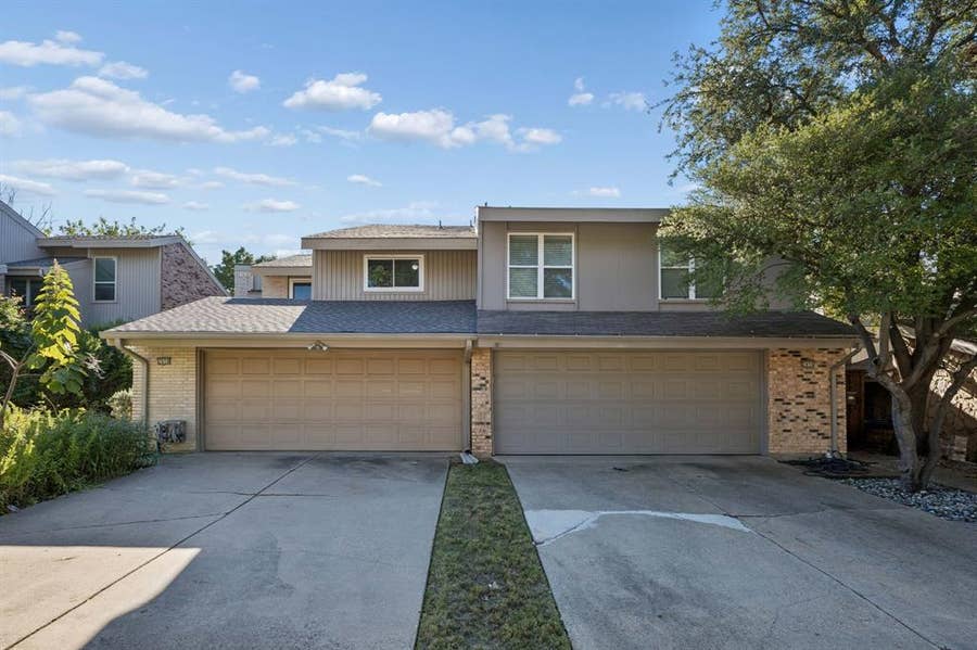 Property photo for 2958 Country Place Circle, Carrollton, TX