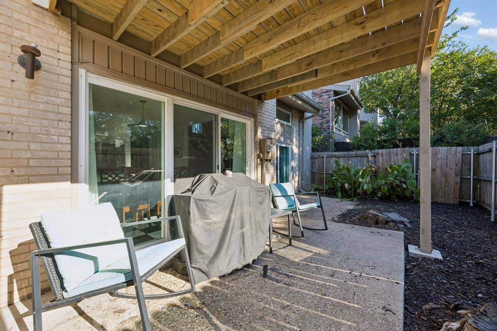 2958 Country Place Circle, Carrollton, TX 75006 2958 Country Place Circle, Carrollton, TX 75006