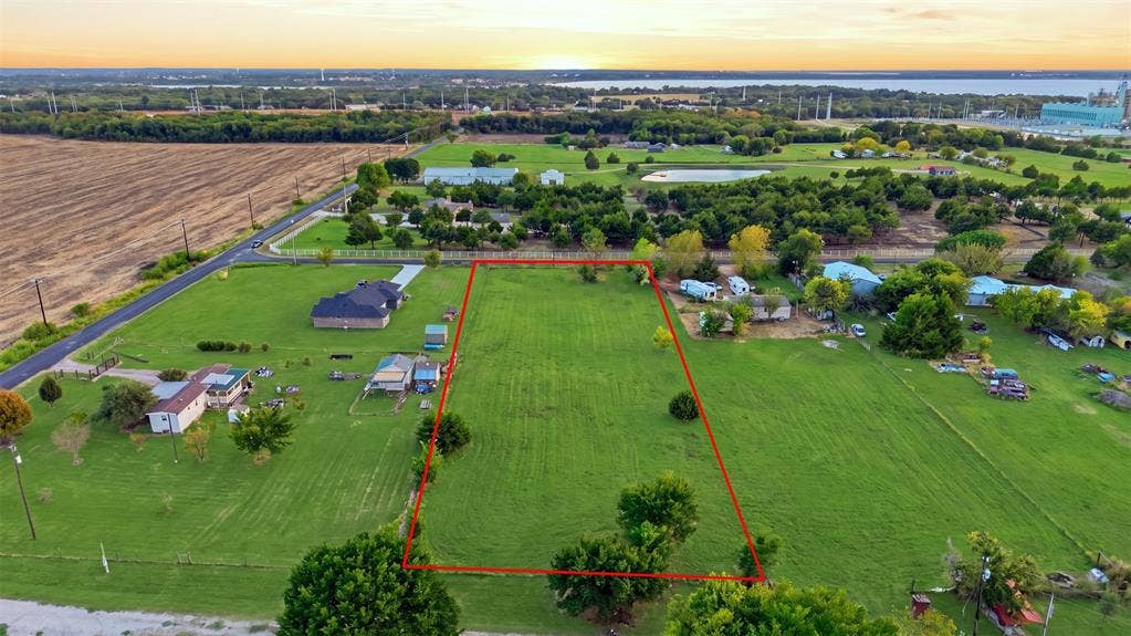 000 CR-760, Nevada, TX 75173 Expansive green lot with surrounding rural landscape