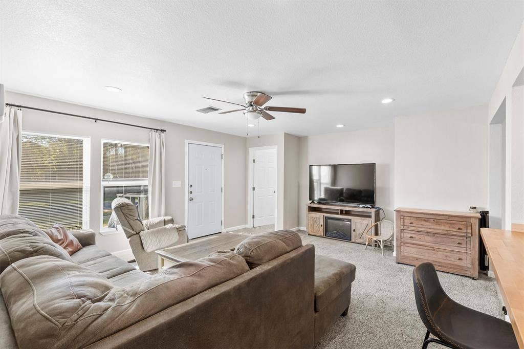 101 3rd Street, Valley View, TX 76272 101 3rd Street, Valley View, TX 76272