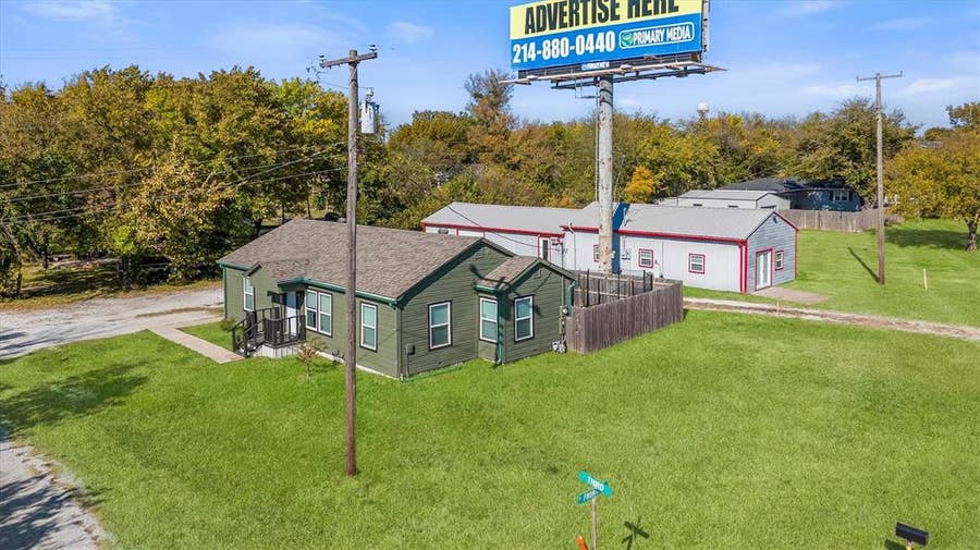 Property photo for 101 3rd Street, Valley View, TX