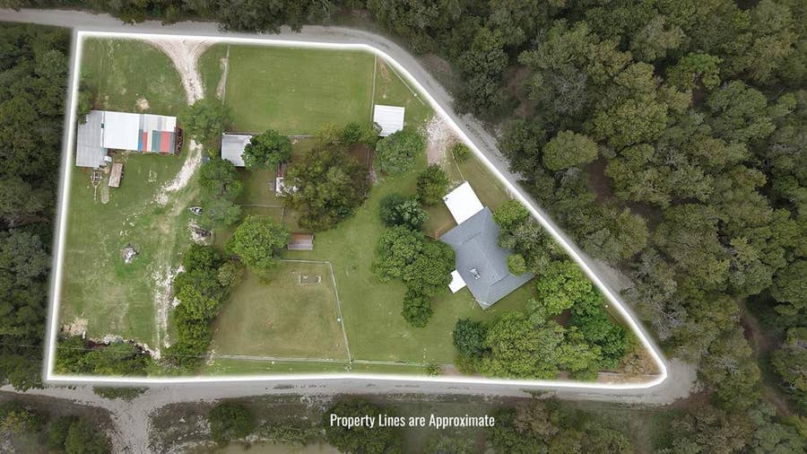 Property photo for 140 Kucker Lane, Blum, TX