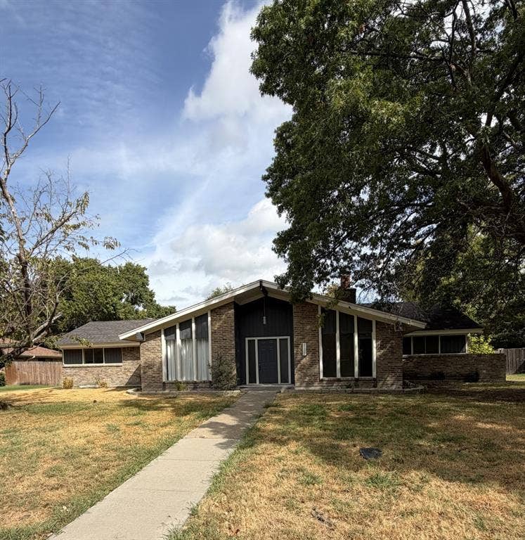 Property photo for 111 Ashe Bend Drive, Rowlett, TX