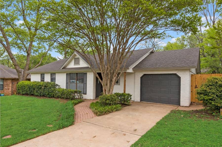 Property photo for 907 Melanie Lane, Keene, TX