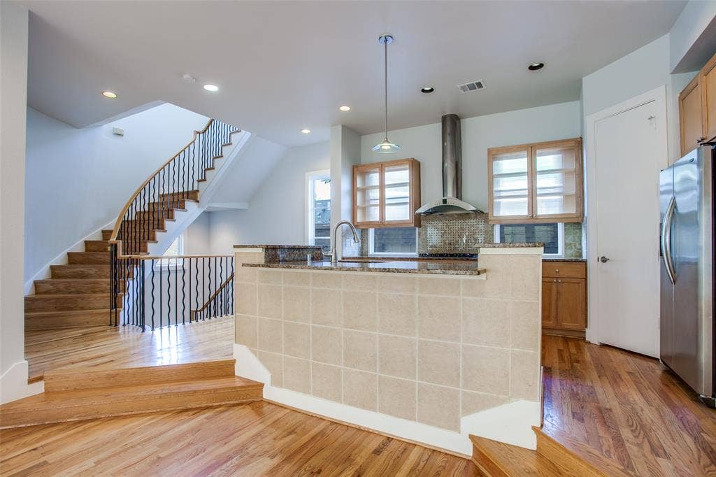 3805 Holland Avenue, Dallas, TX 75219 3805 Holland Avenue, Dallas, TX 75219